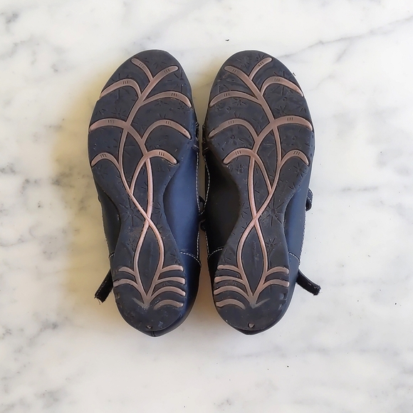 Champion Leather and Man Made Upper Shoes with skid resistant. - Picture 6 of 7